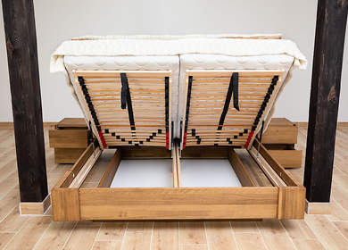 Sypialnia bukowa BERIET: łóżko lewitujące z pojemnikiem na pościel + dwie szafki nocne