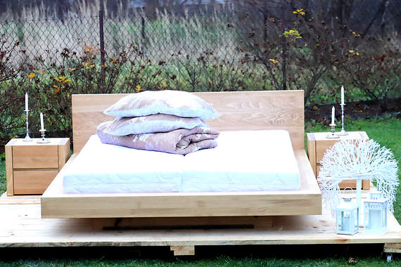 Zestaw GOLIAT z litego drewna DĄB – łoże lewitujące z poj. na pościel, 160x200 cm pod materac plus dwie szafki