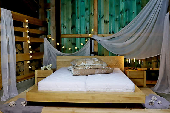 ZESTAW bukowy KAMA – łoże 160x200 cm, lewitujące, z pojemnikiem na pościel oraz dwie szafki nocne