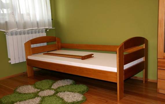 Karmen Plus łóżko sosnowe dla dzieci 80x160, z materacem piankowym